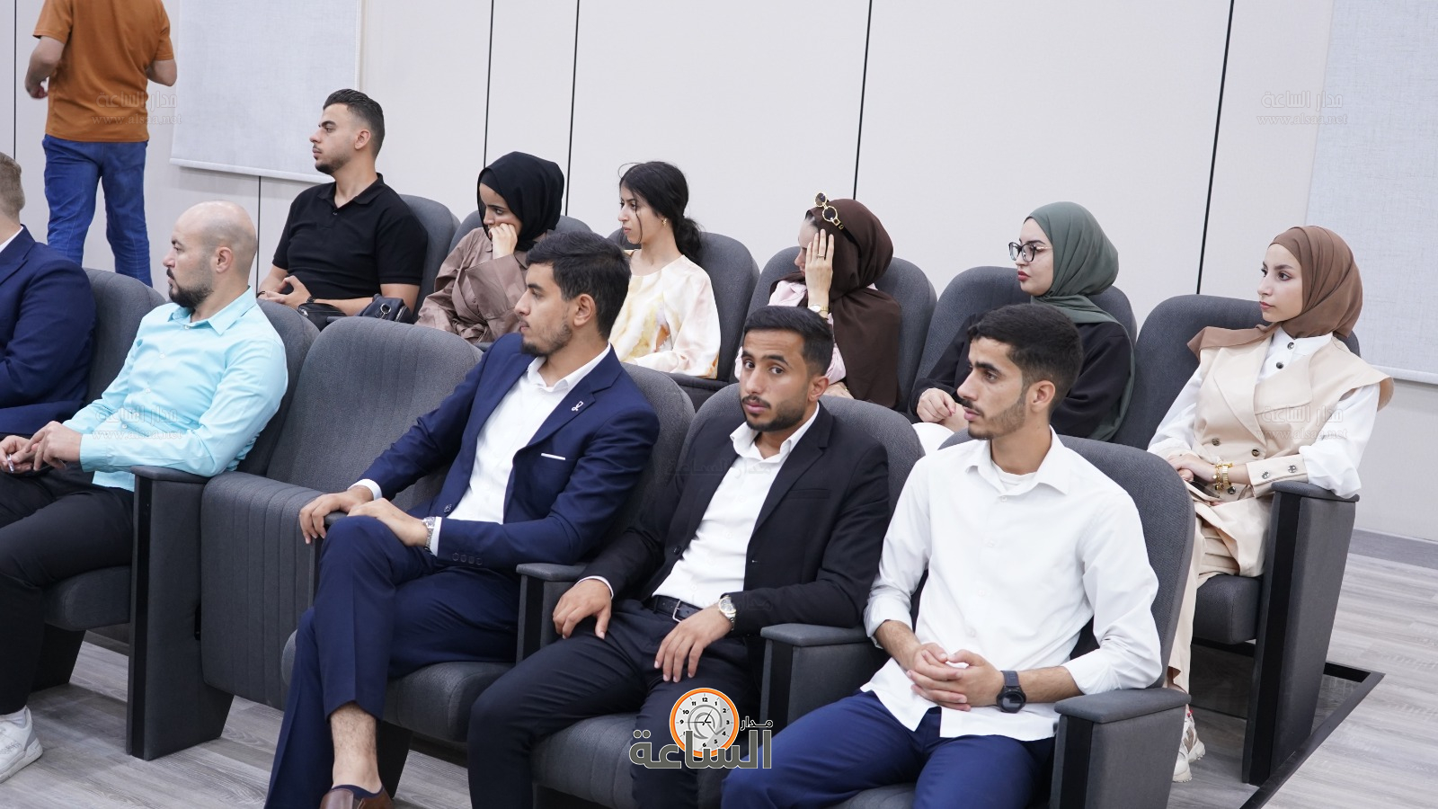 Madar Al-Saa Images 0.8707876115029981