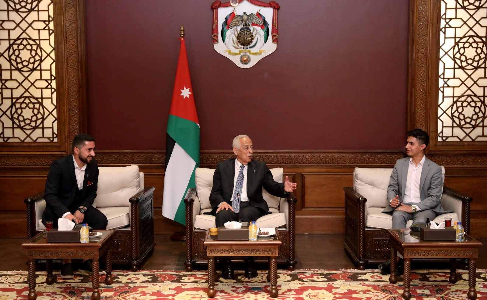 Madar Al-Saa Images 0.02448010433375658