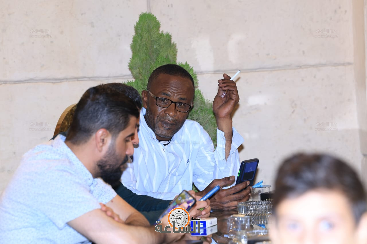 Madar Al-Saa Images 0.6438132205670941