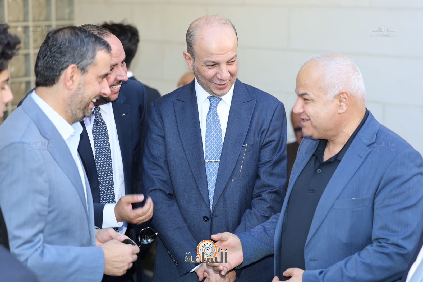 Madar Al-Saa Images 0.6586064045302069