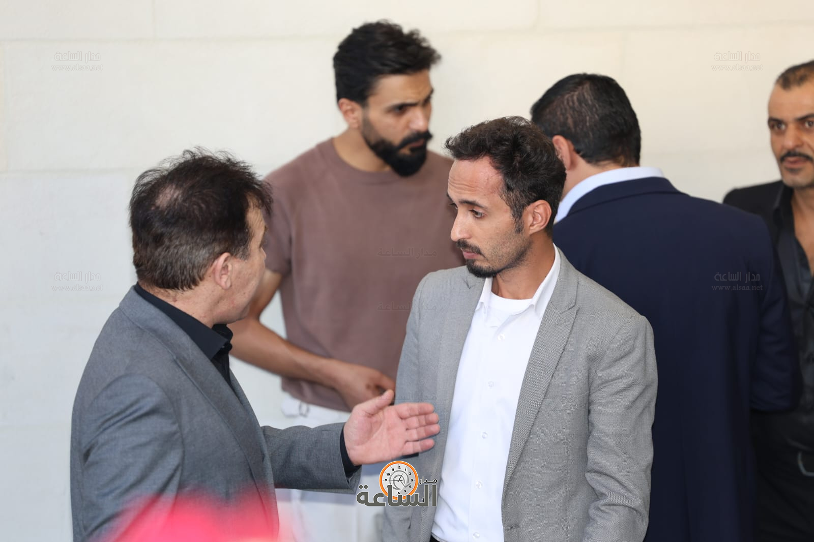 Madar Al-Saa Images 0.472285746920872