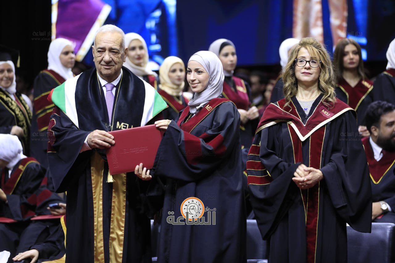 Madar Al-Saa Images 0.6474032303431375