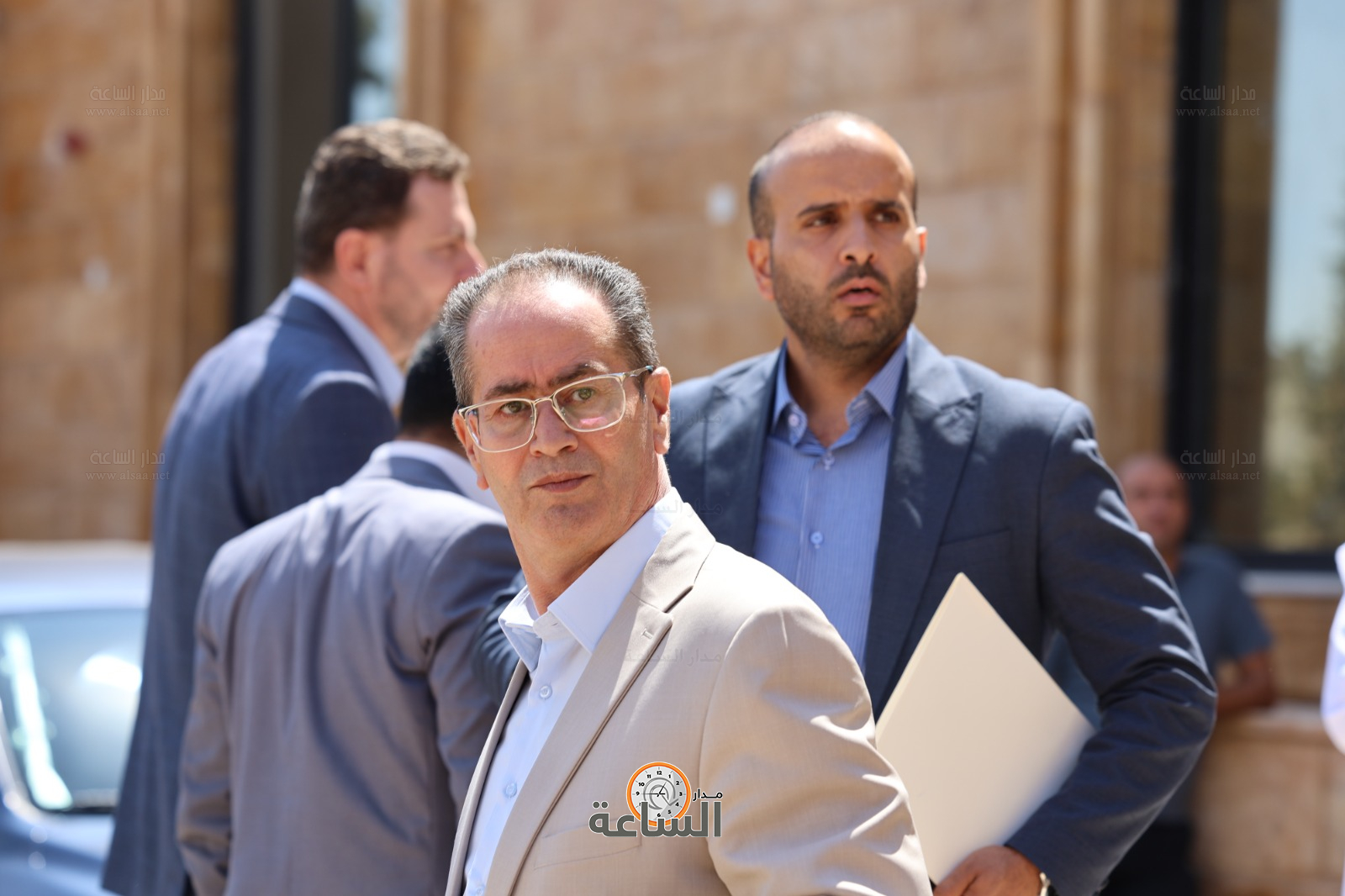 Madar Al-Saa Images 0.3607879749986671