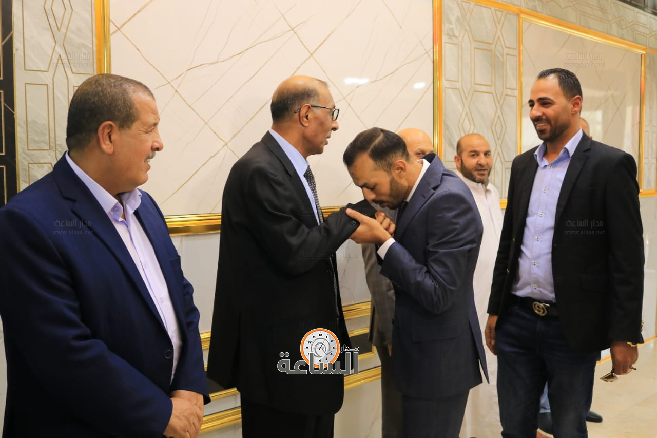 Madar Al-Saa Images 0.4084075219545602