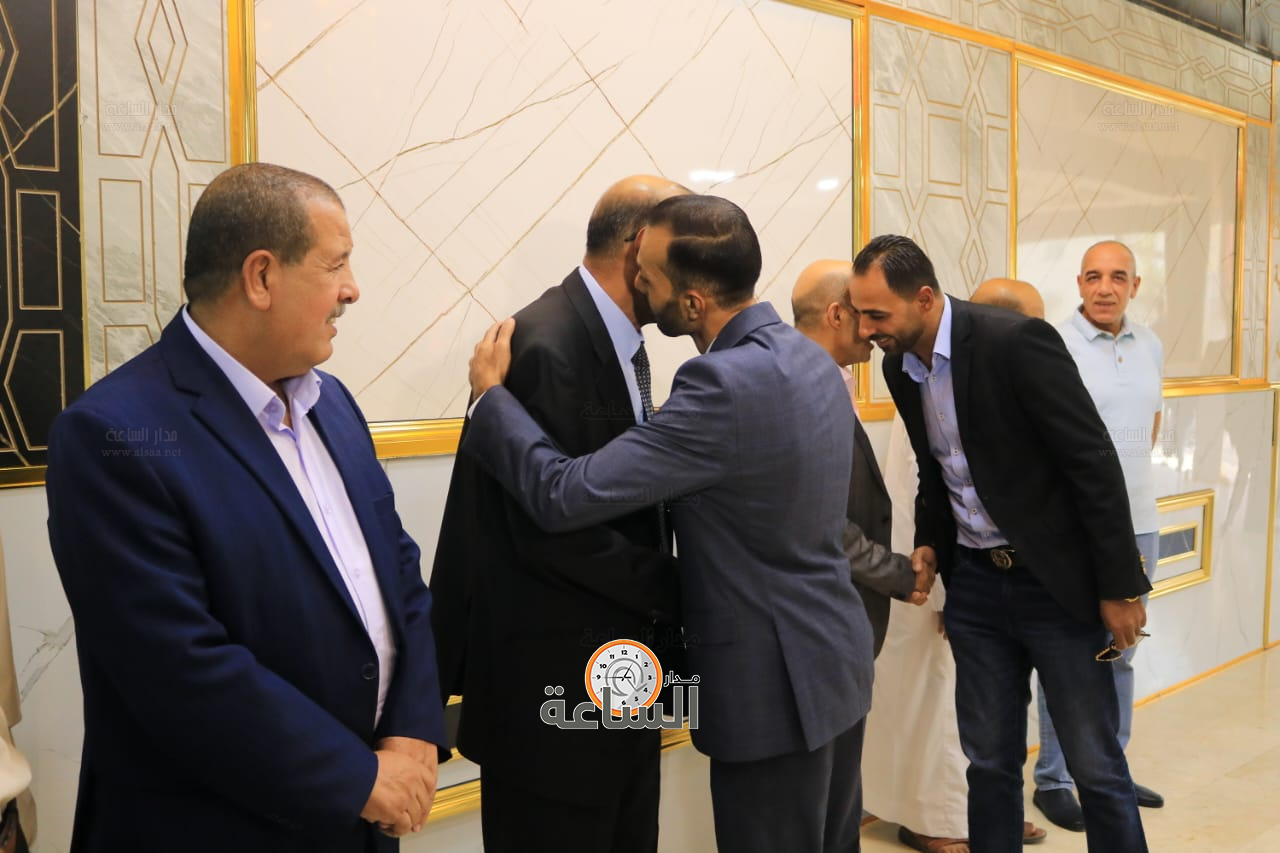 Madar Al-Saa Images 0.9664262057620184