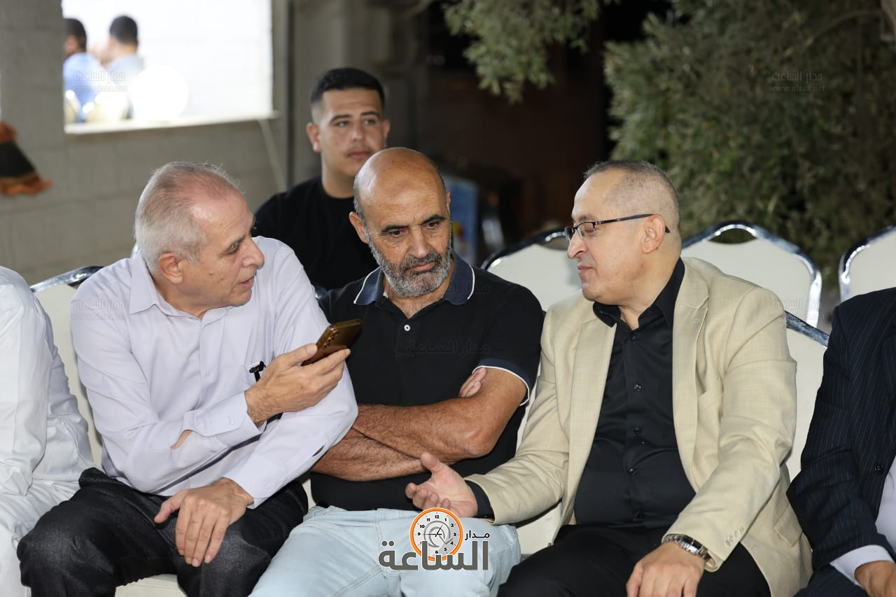 Madar Al-Saa Images 0.053626852308372275