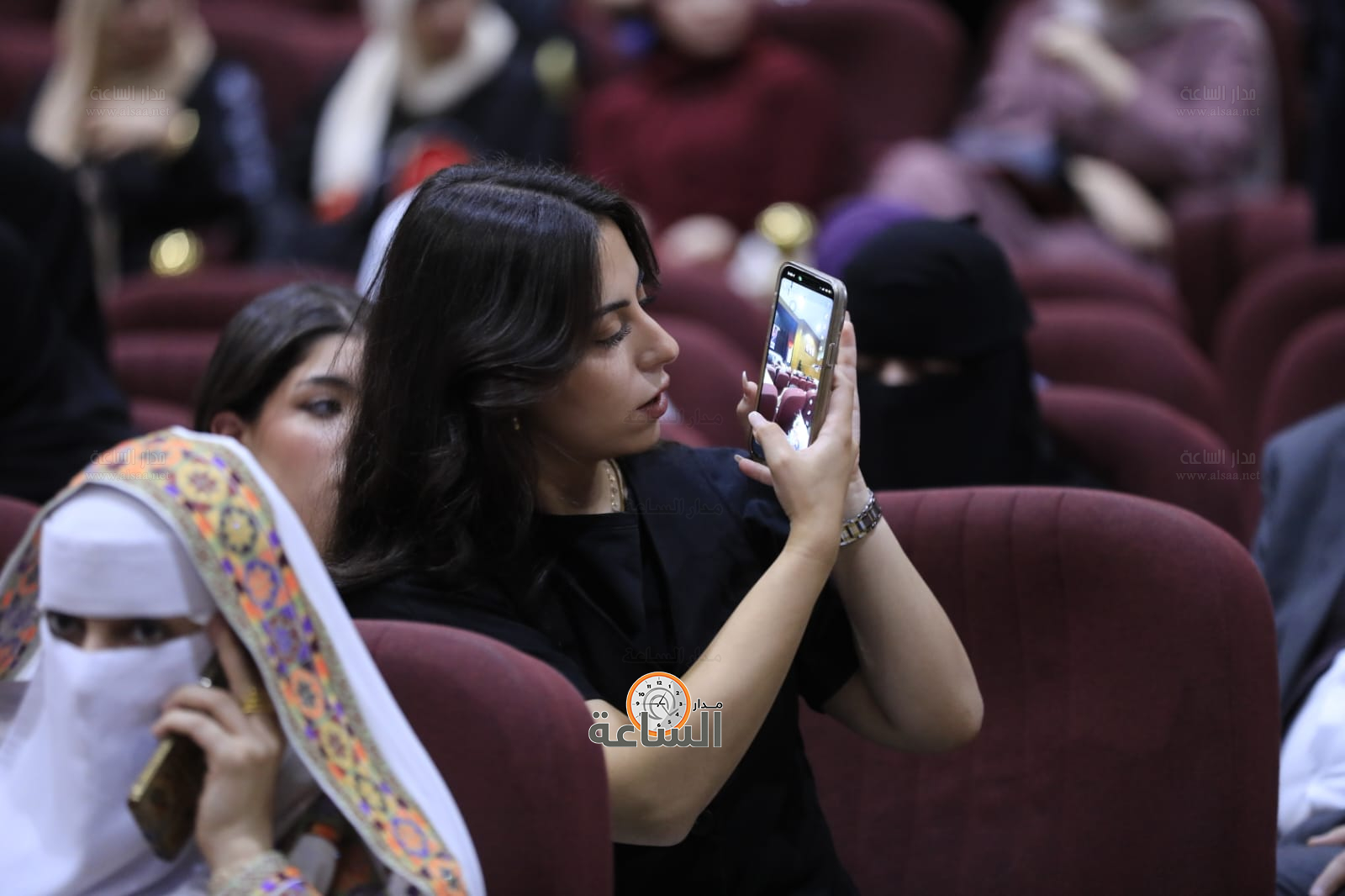 Madar Al-Saa Images 0.746785687070572