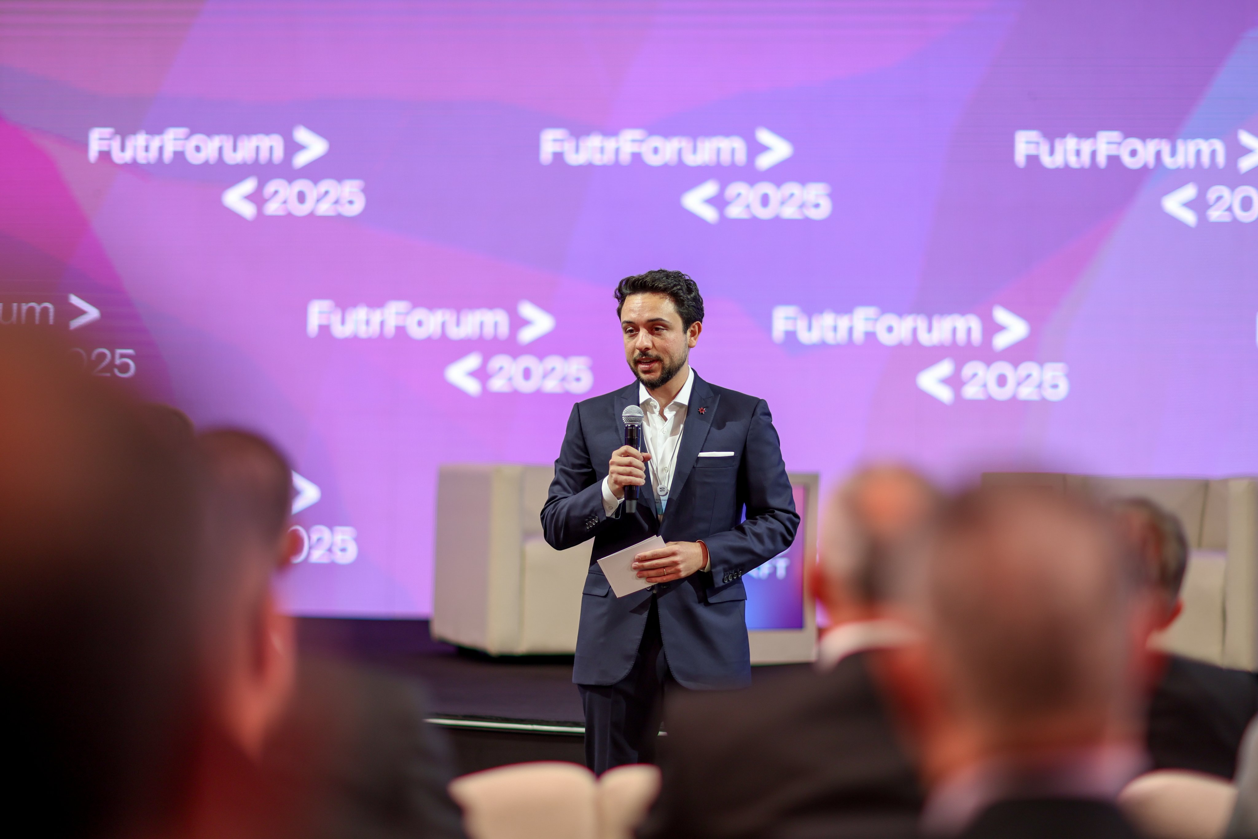 Madar Al-Saa Images 0.6363698143535533