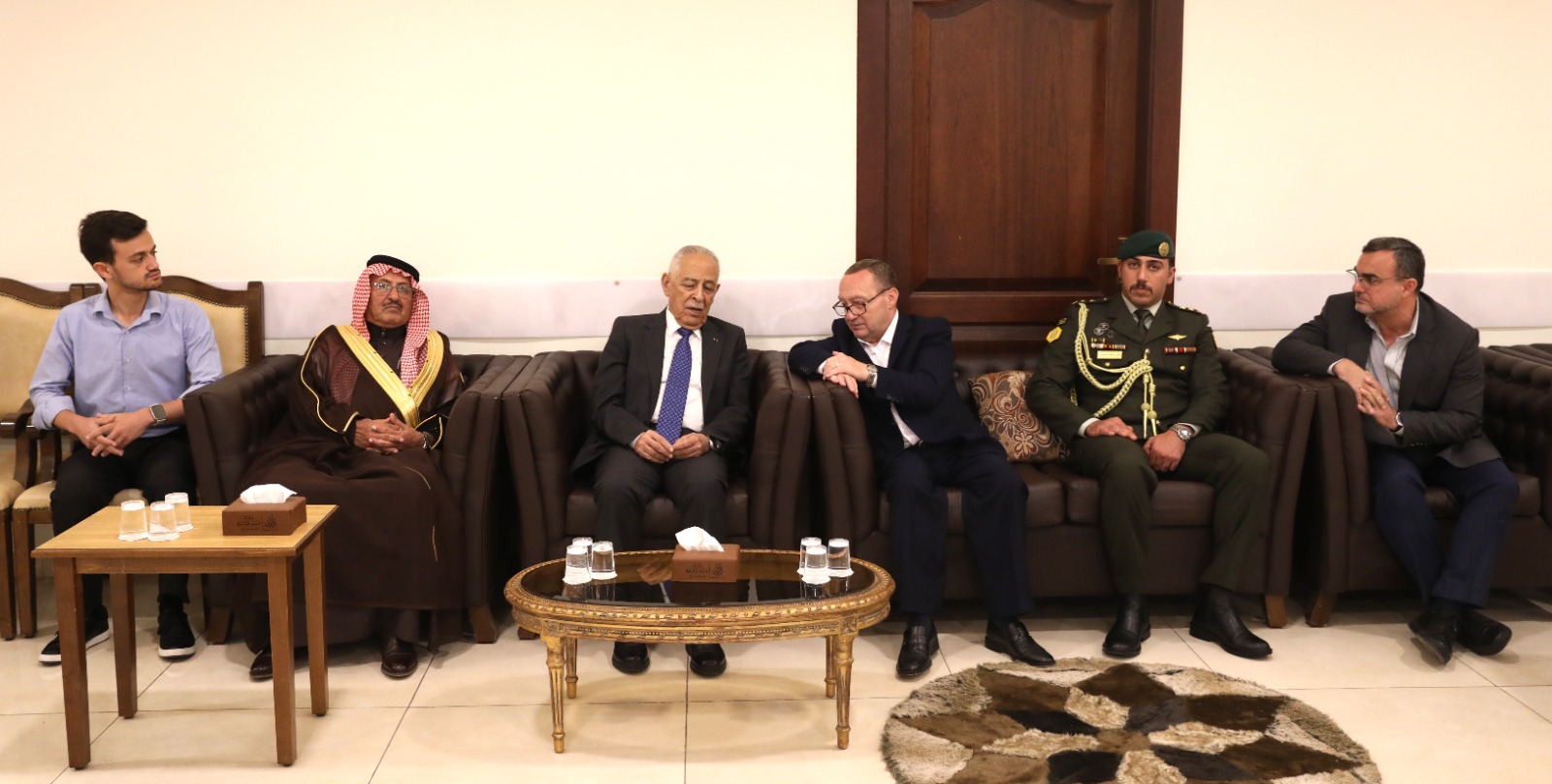 Madar Al-Saa Images 0.5908165319477693