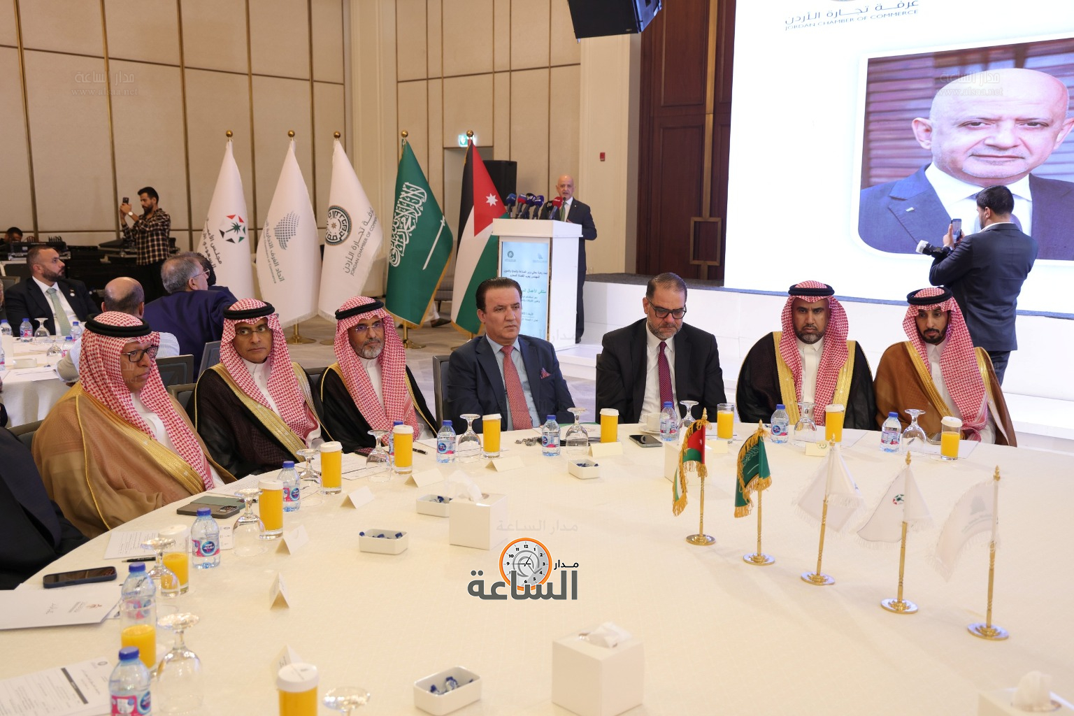 Madar Al-Saa Images 0.9540491431011808