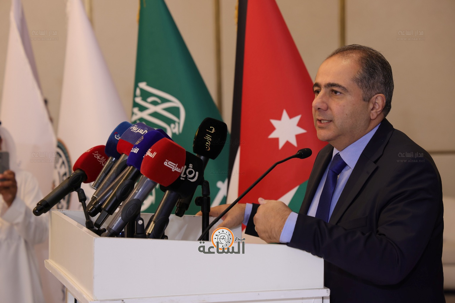 Madar Al-Saa Images 0.8804496587615923