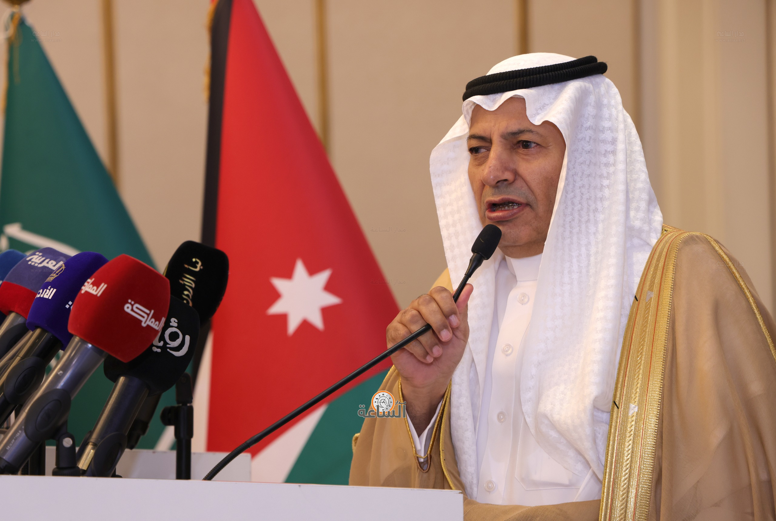 Madar Al-Saa Images 0.9581765916377347