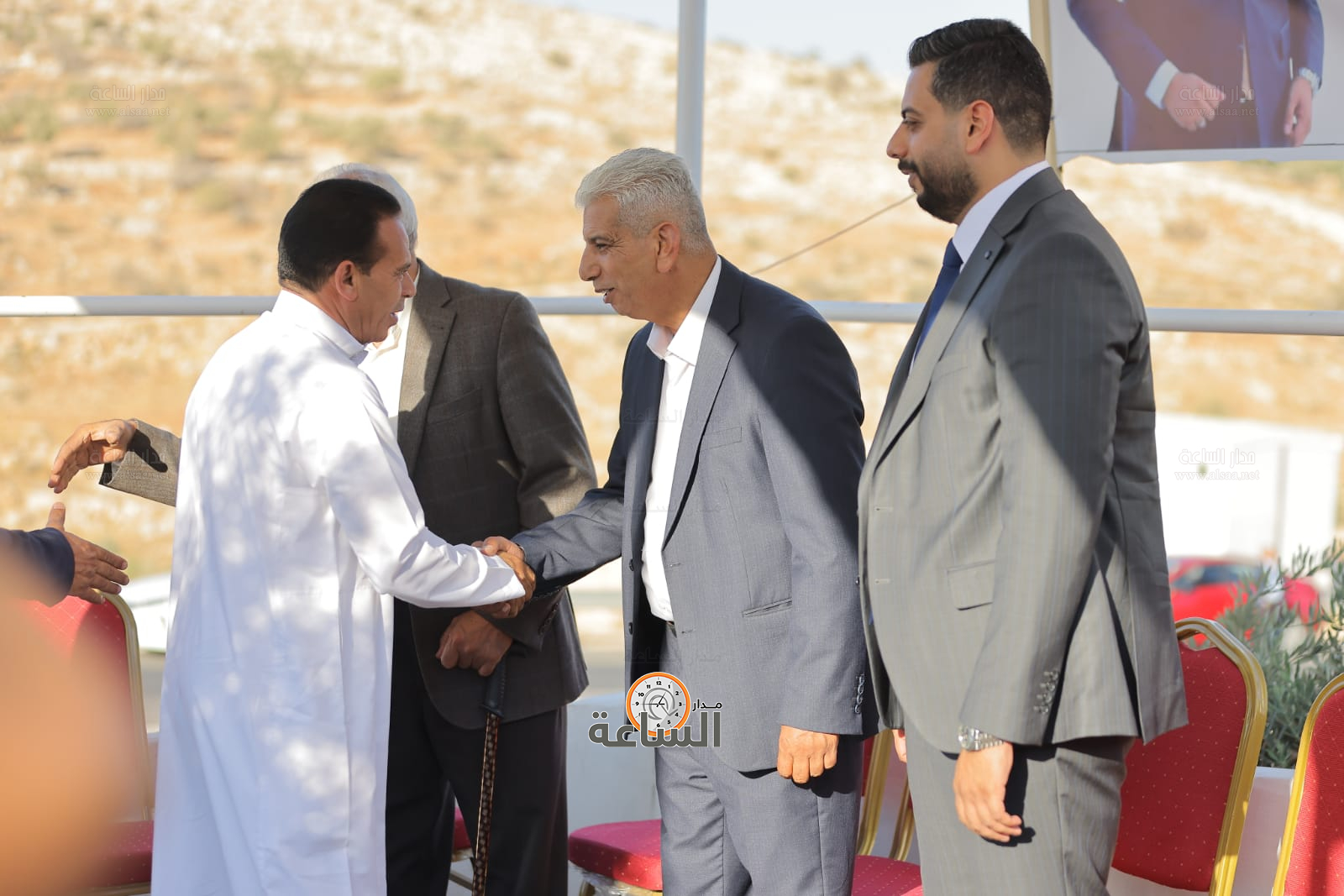 Madar Al-Saa Images 0.9503608576991895