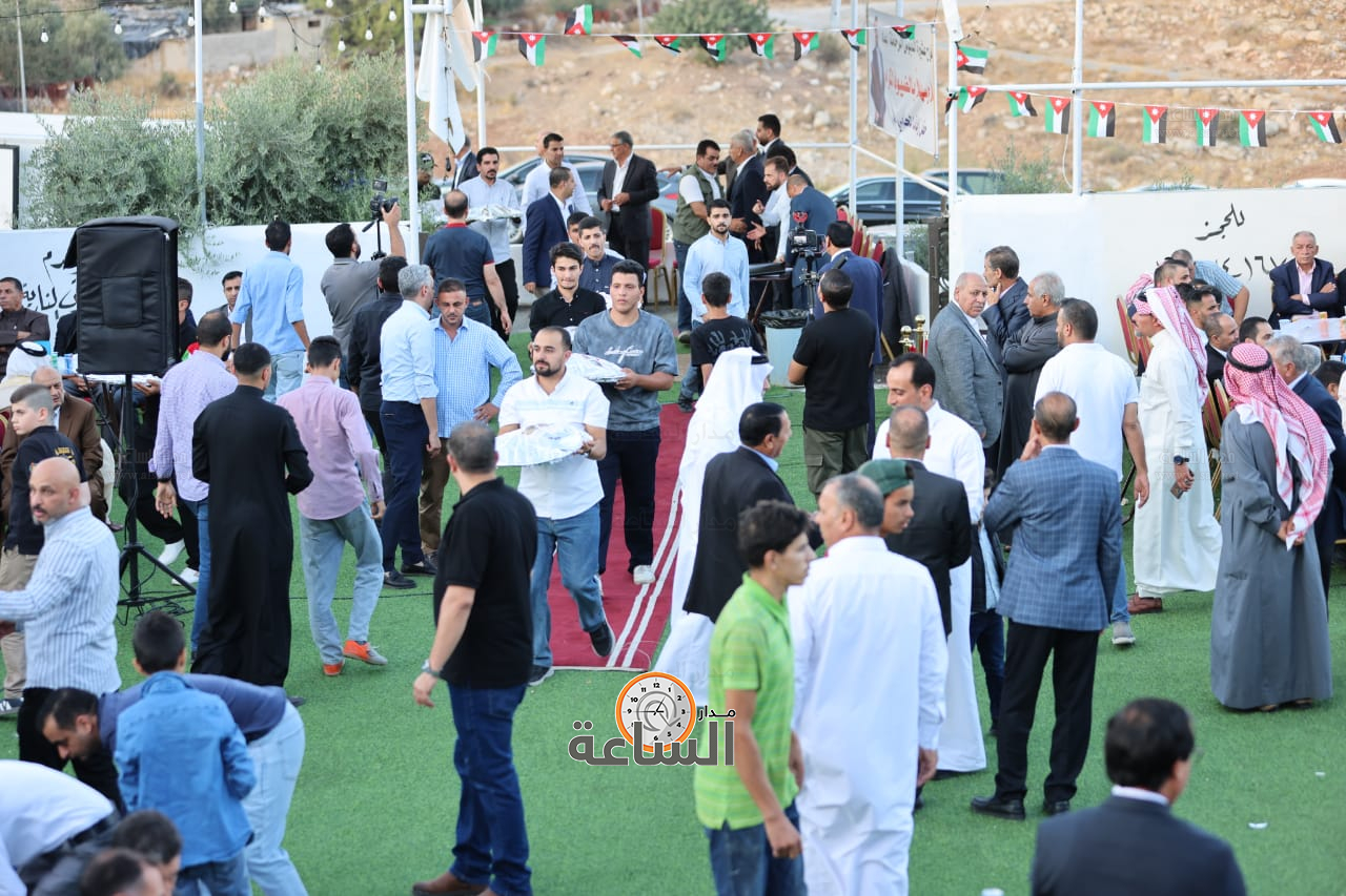 Madar Al-Saa Images 0.8650610392413677