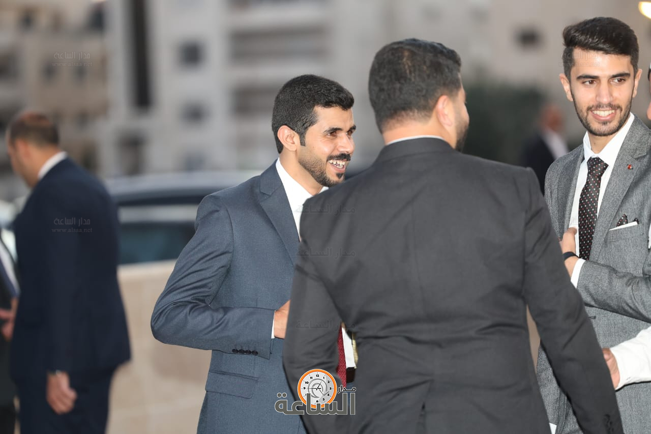 Madar Al-Saa Images 0.9325838427231565