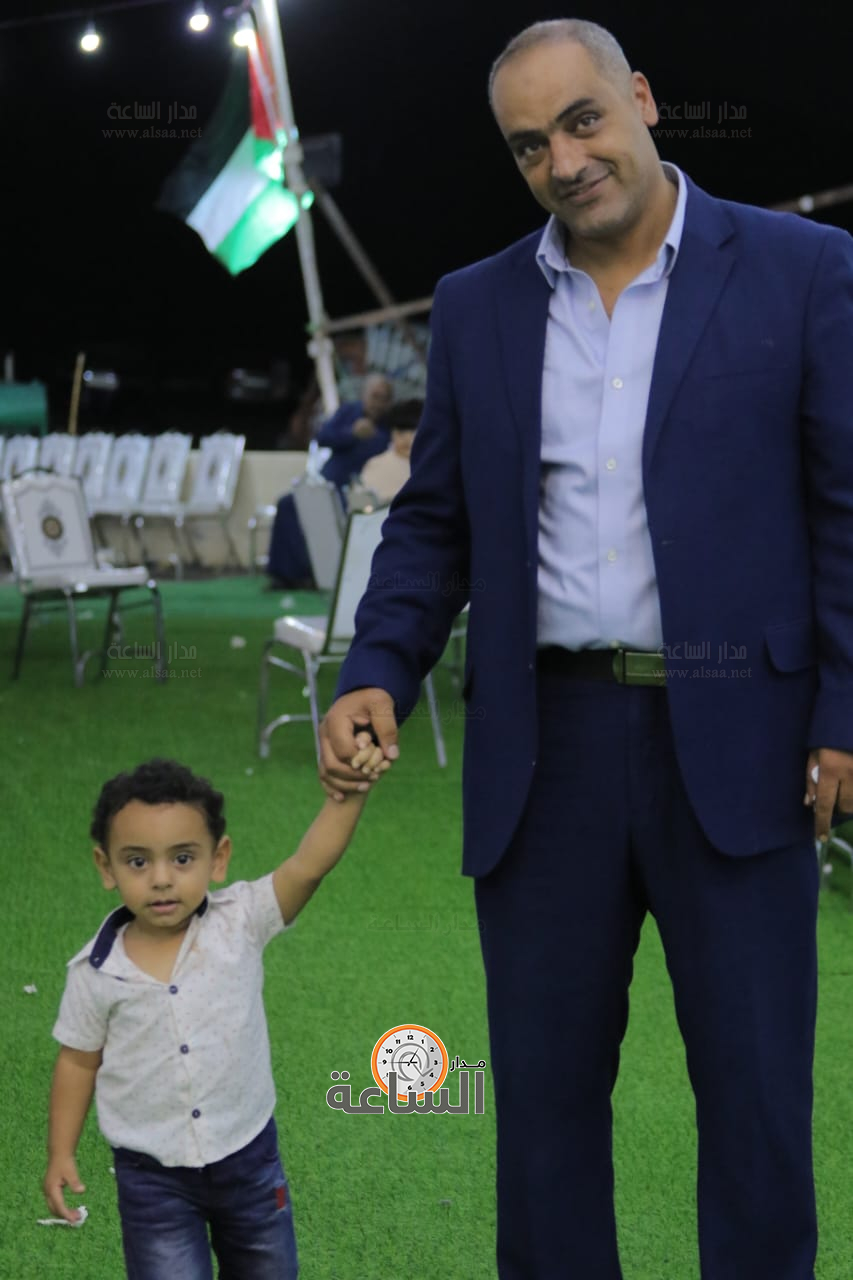 Madar Al-Saa Images 0.8356953835099585