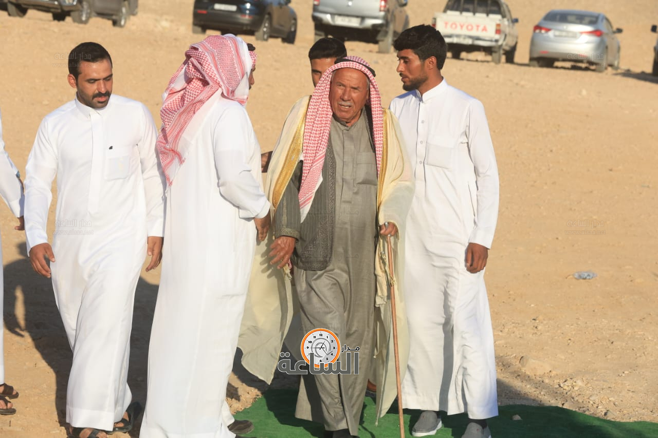 Madar Al-Saa Images 0.4848949038287004