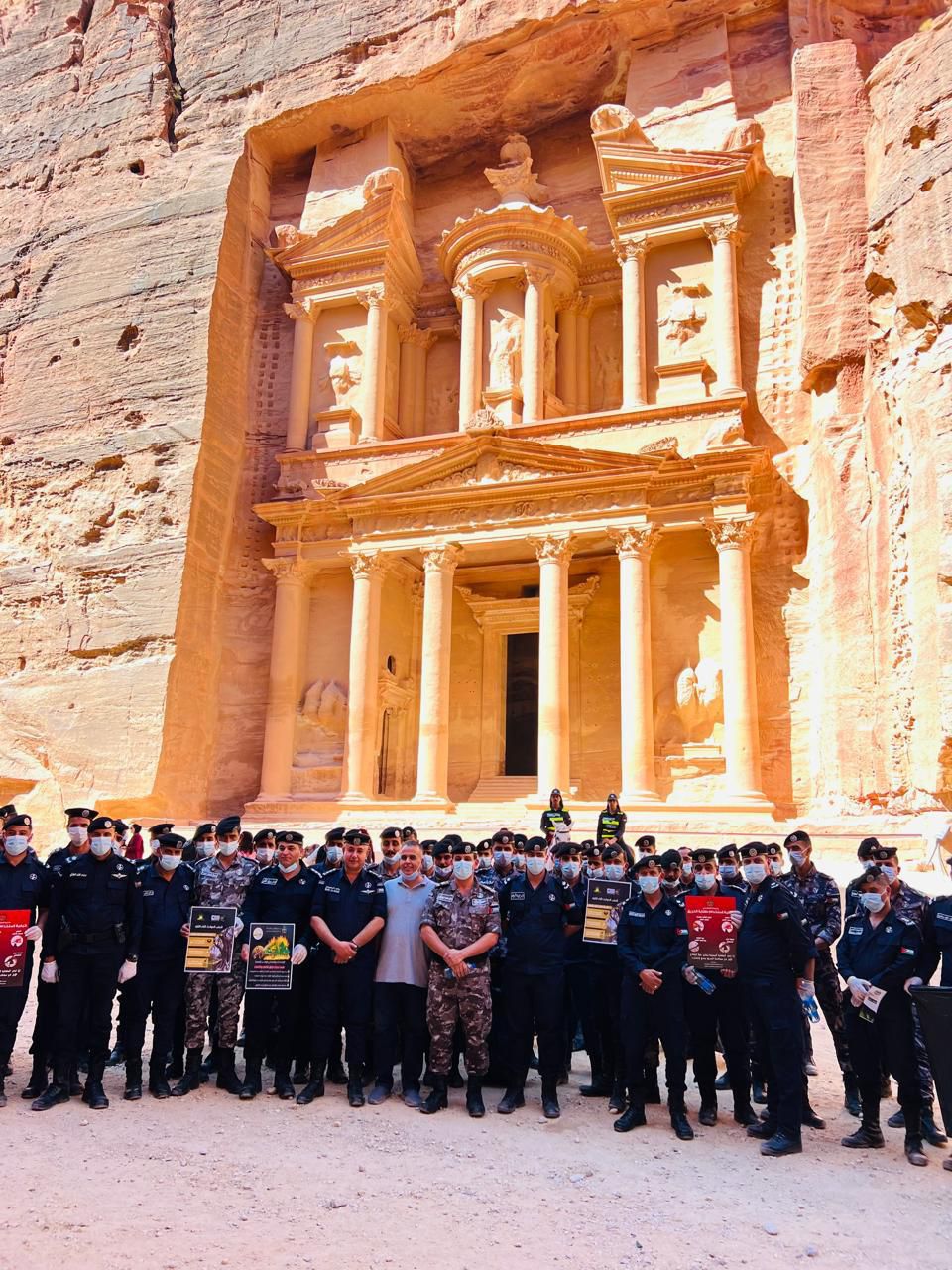 Madar Al-Saa Images 0.464059492607126