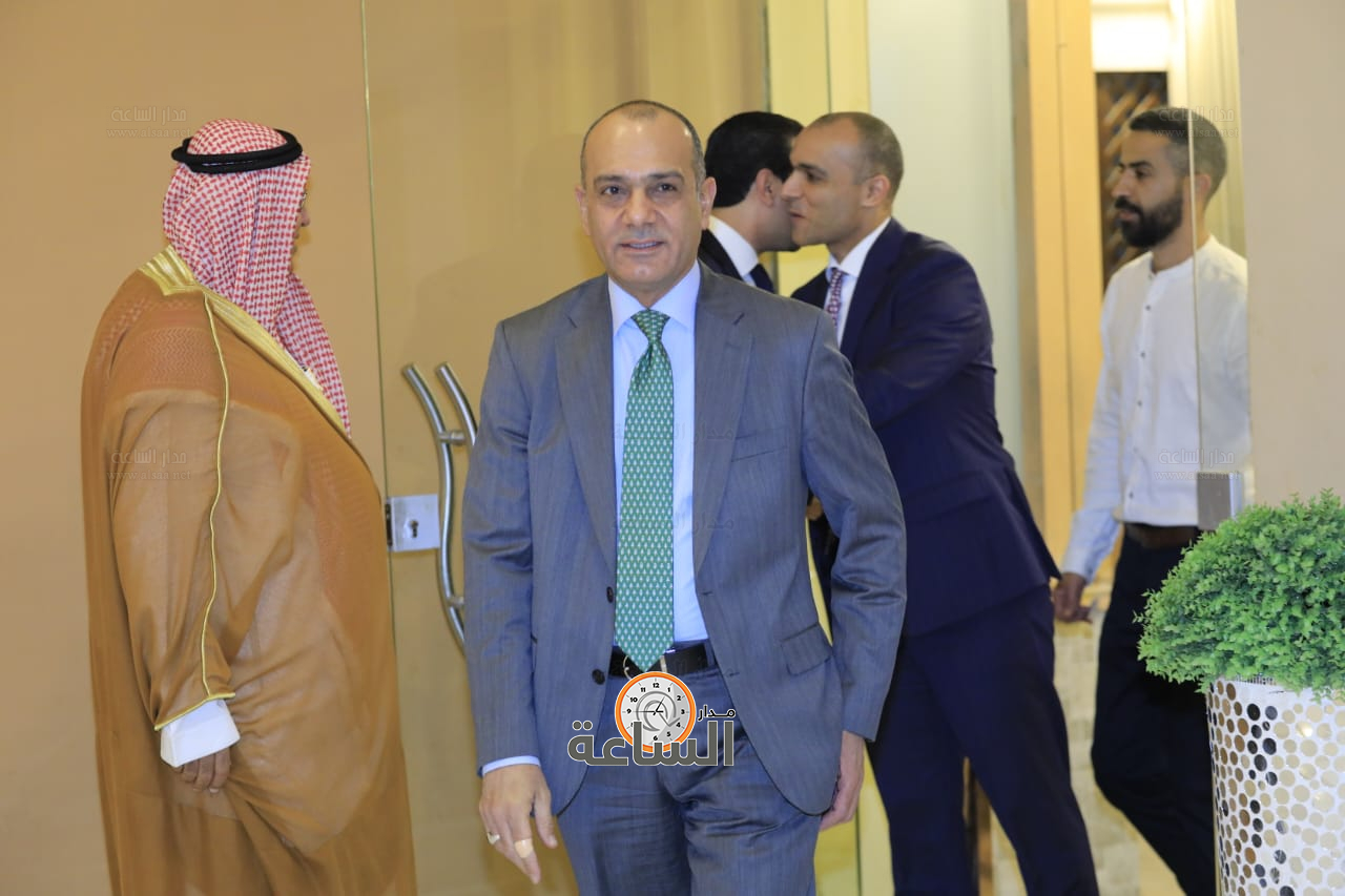 Madar Al-Saa Images 0.11167311461051121