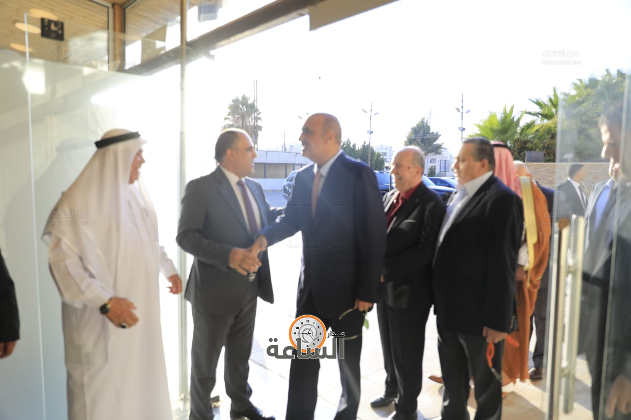 Madar Al-Saa Images 0.9569116874602943