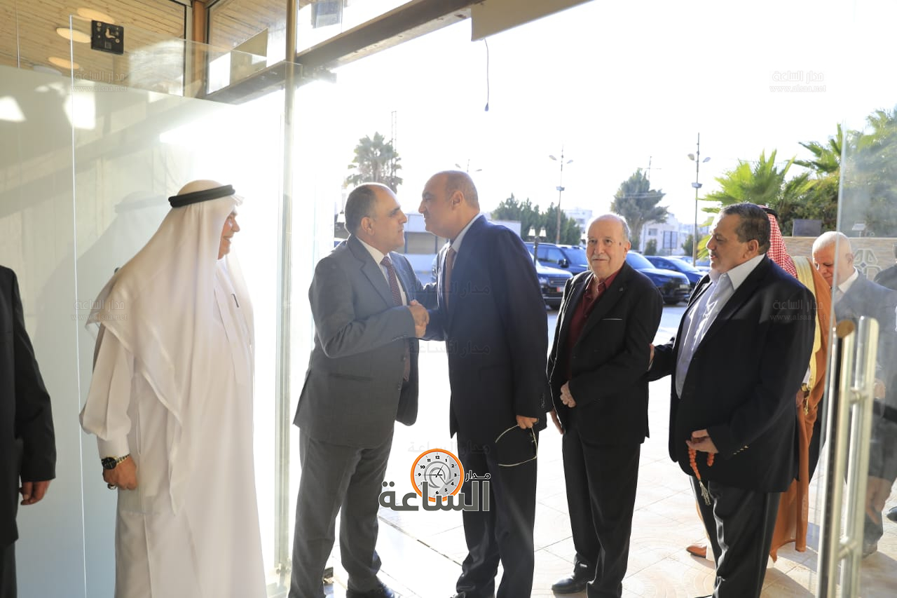 Madar Al-Saa Images 0.8619514375949902