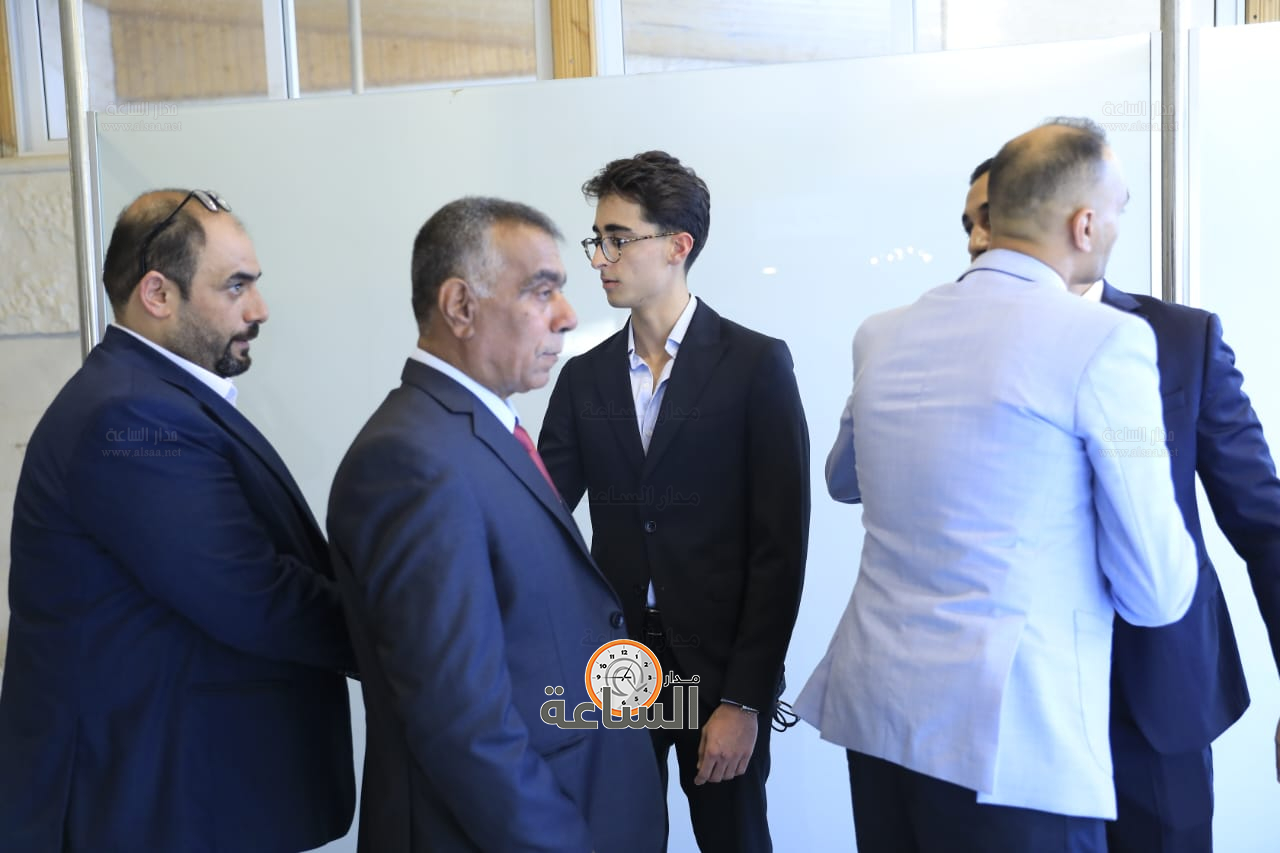 Madar Al-Saa Images 0.13650775941863624