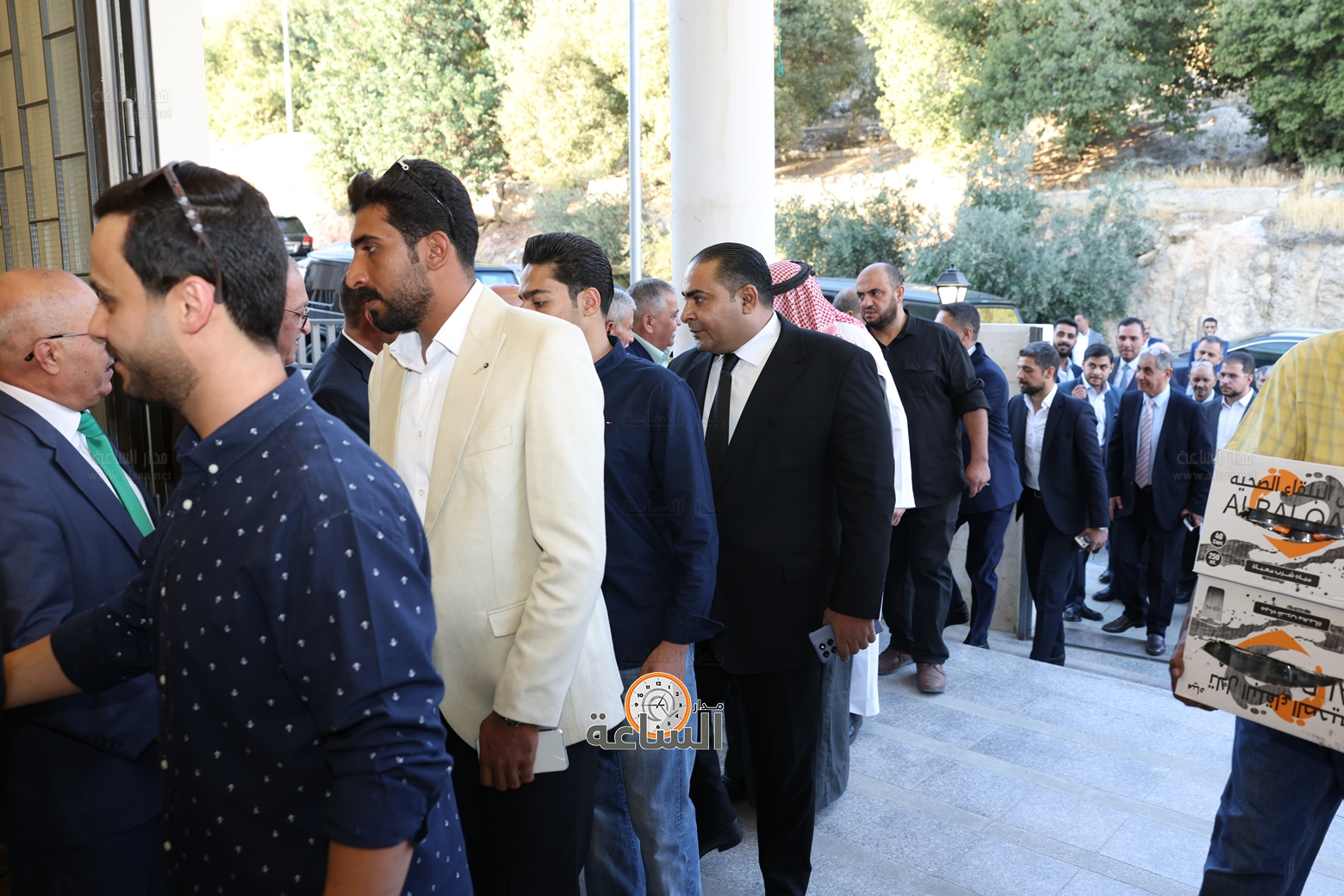 Madar Al-Saa Images 0.37419559617386267