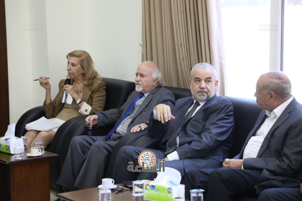 Madar Al-Saa Images 0.9421810650037393