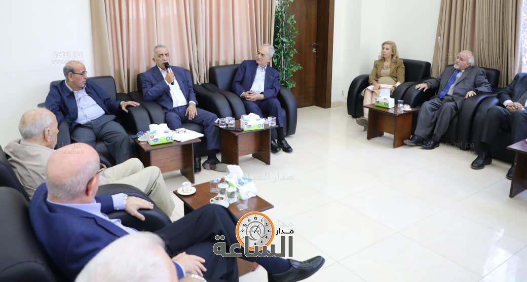 Madar Al-Saa Images 0.497909457558397