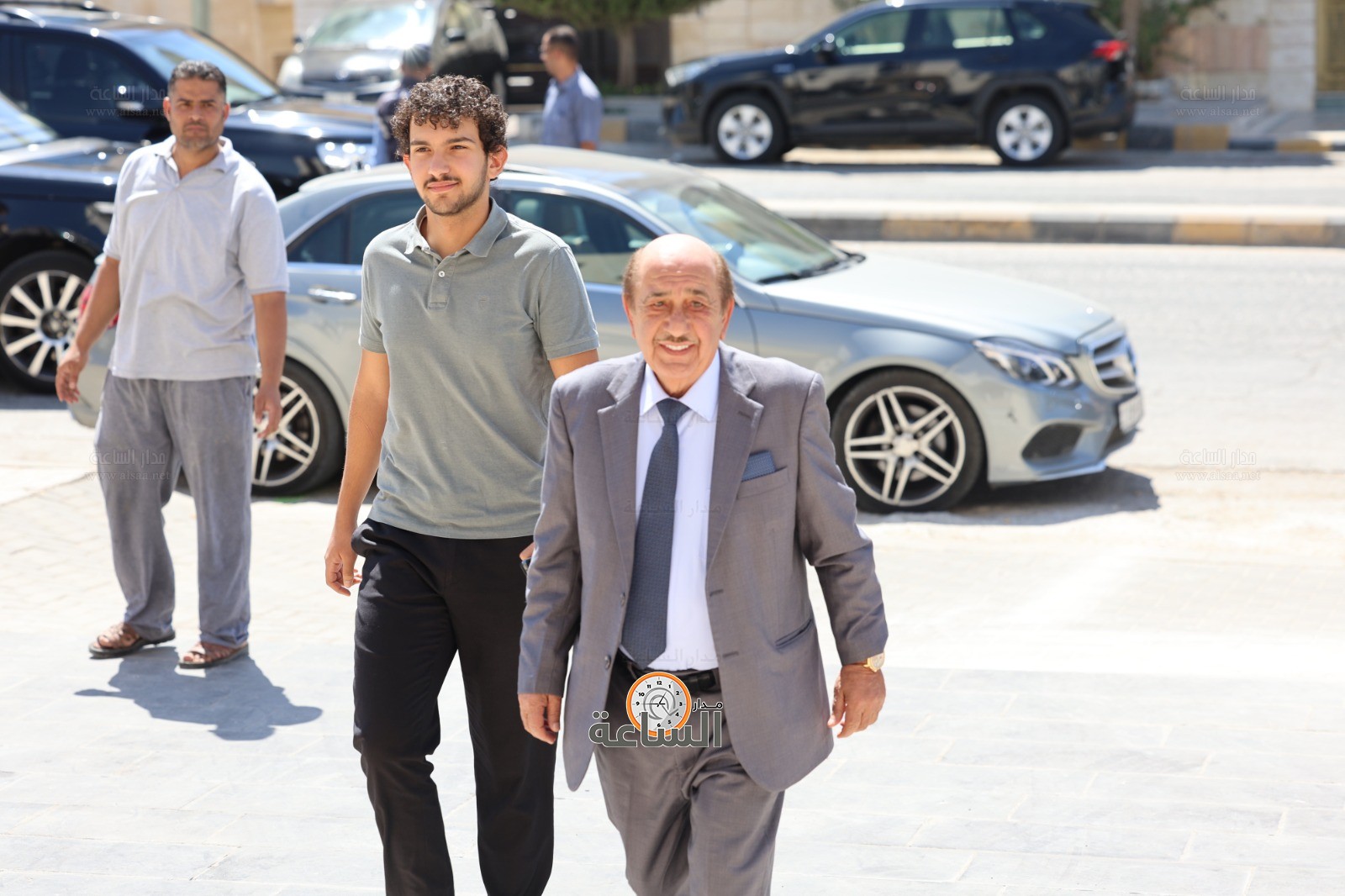 Madar Al-Saa Images 0.9992851886118833