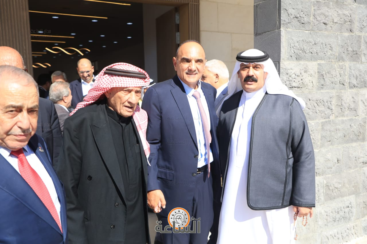 Madar Al-Saa Images 0.7144235692224948