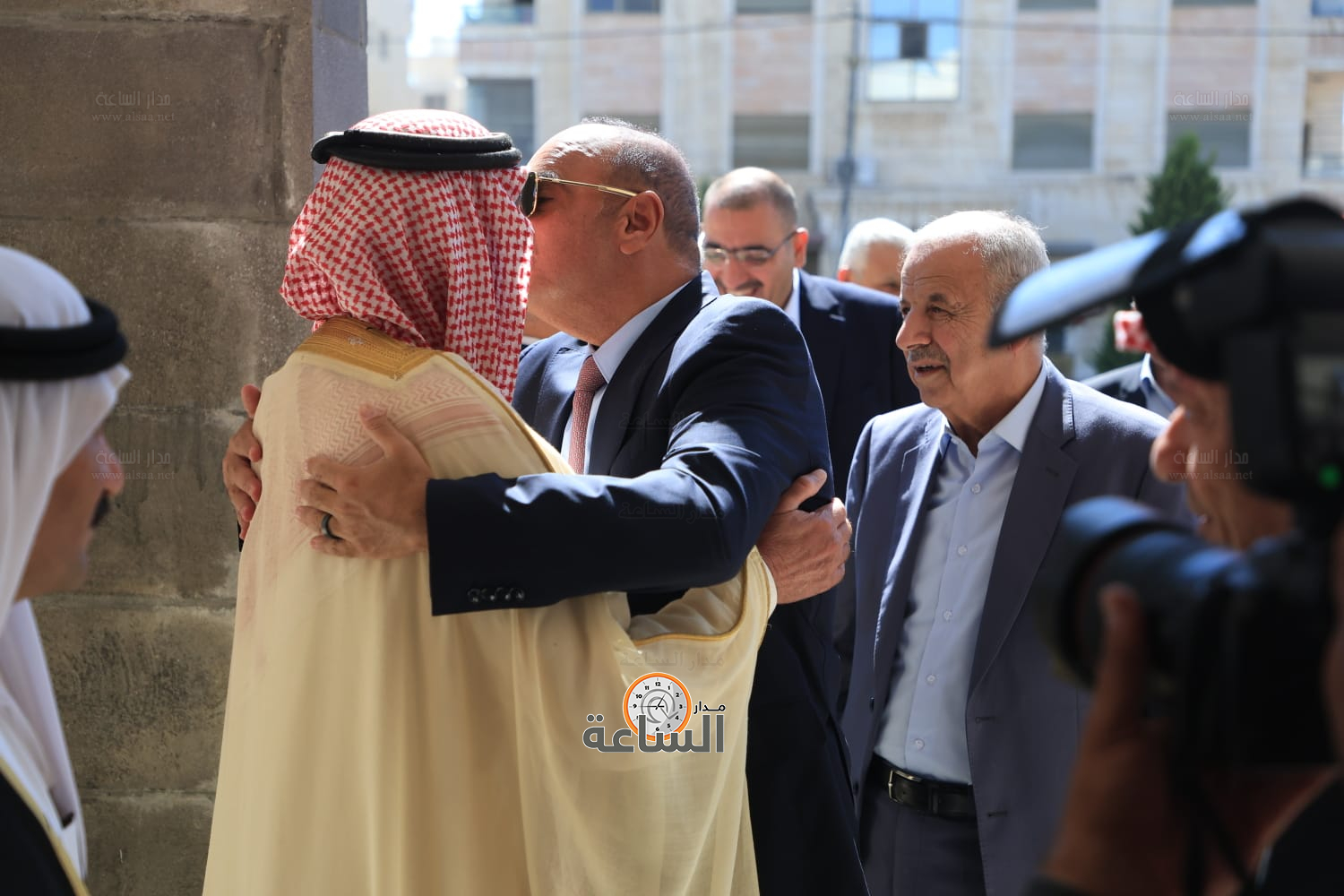 Madar Al-Saa Images 0.7456311535945126