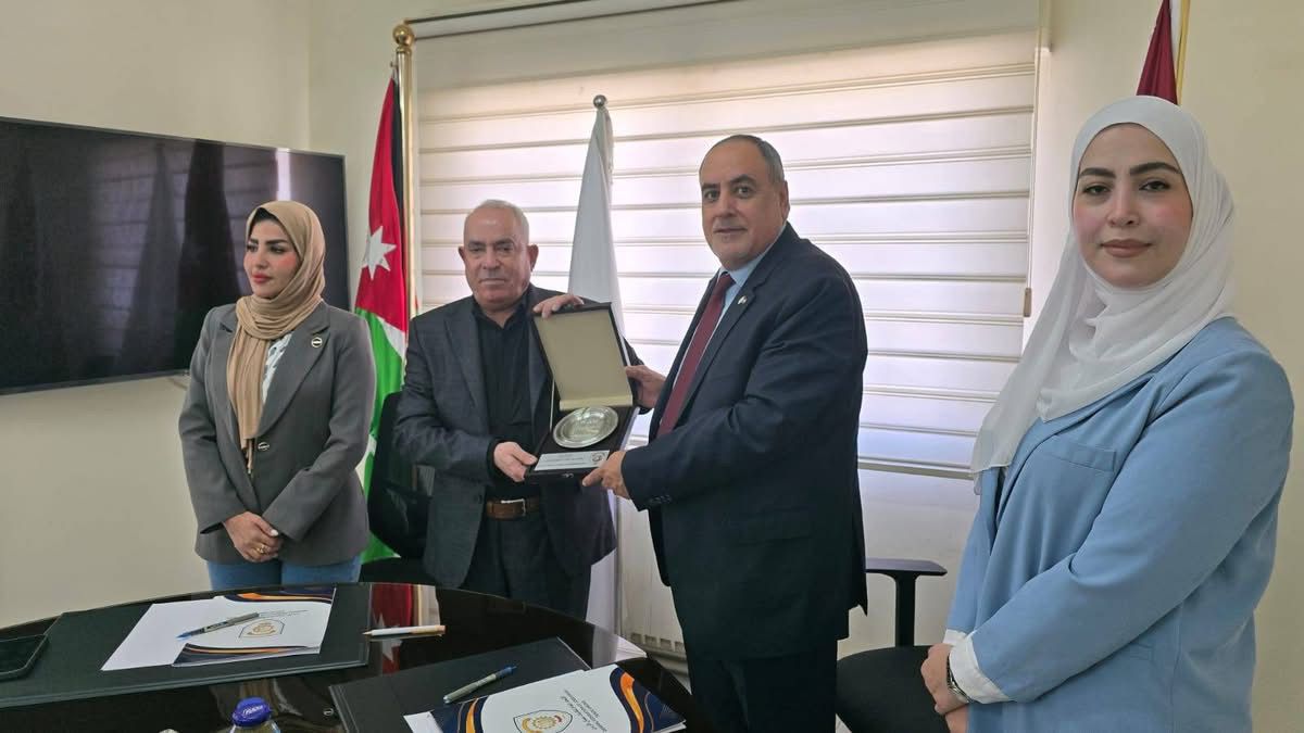 Madar Al-Saa Images 0.8723678833023419