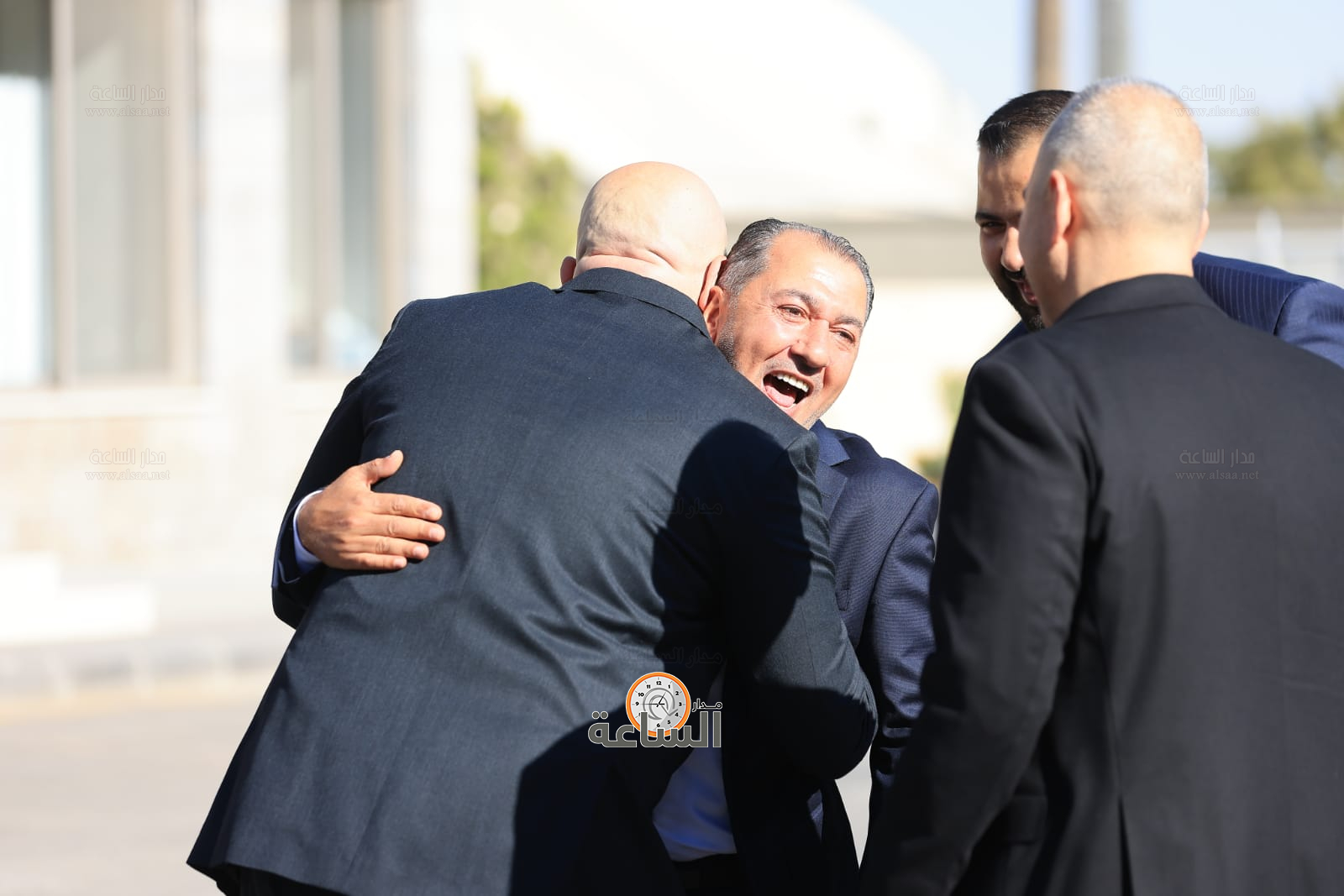 Madar Al-Saa Images 0.8819118313931182