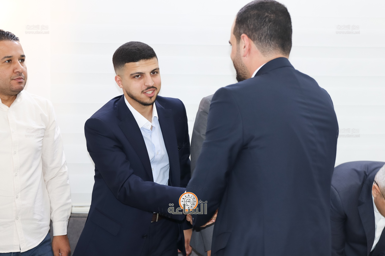 Madar Al-Saa Images 0.18289928197485783