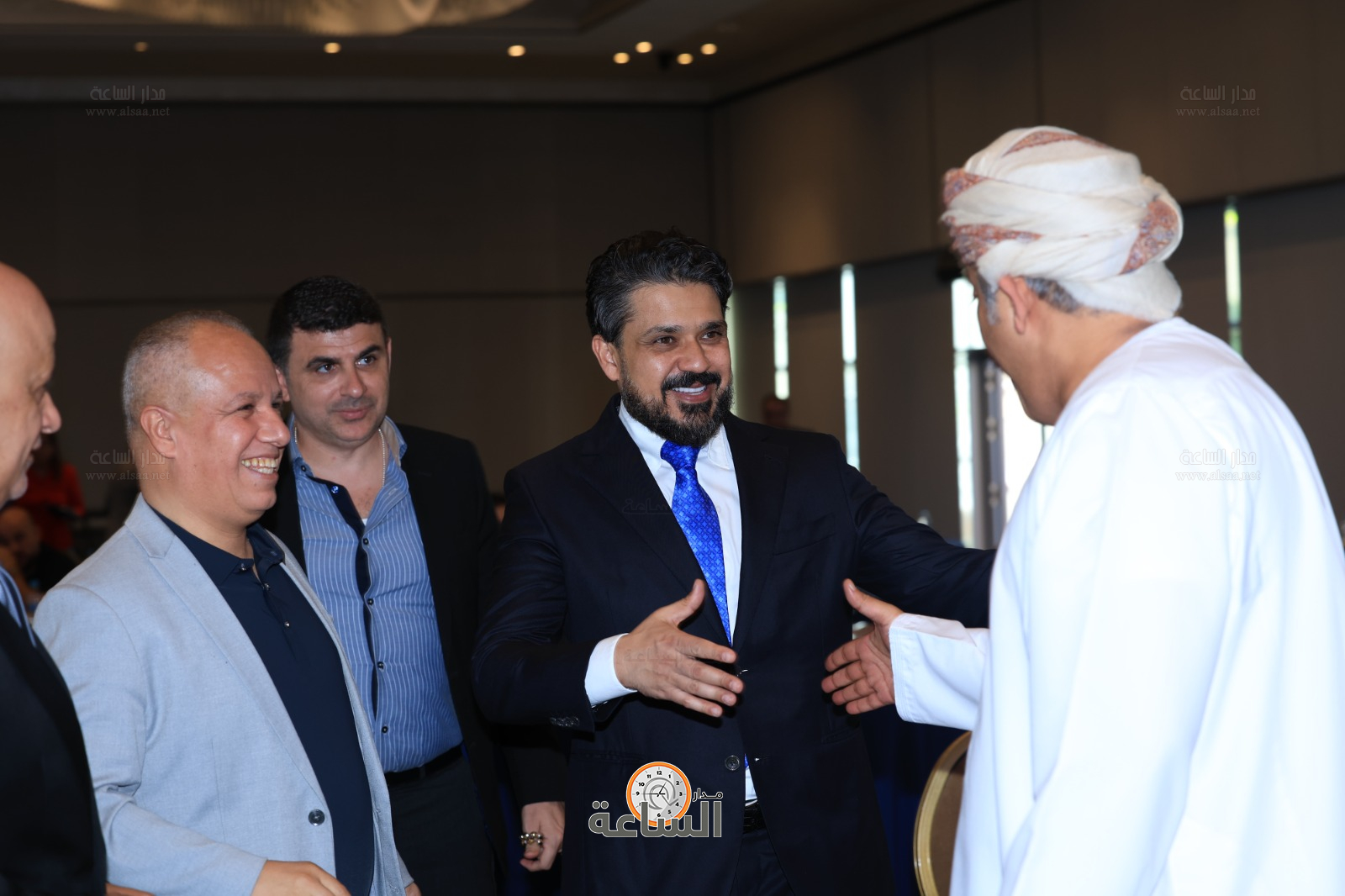 Madar Al-Saa Images 0.8362885378387189