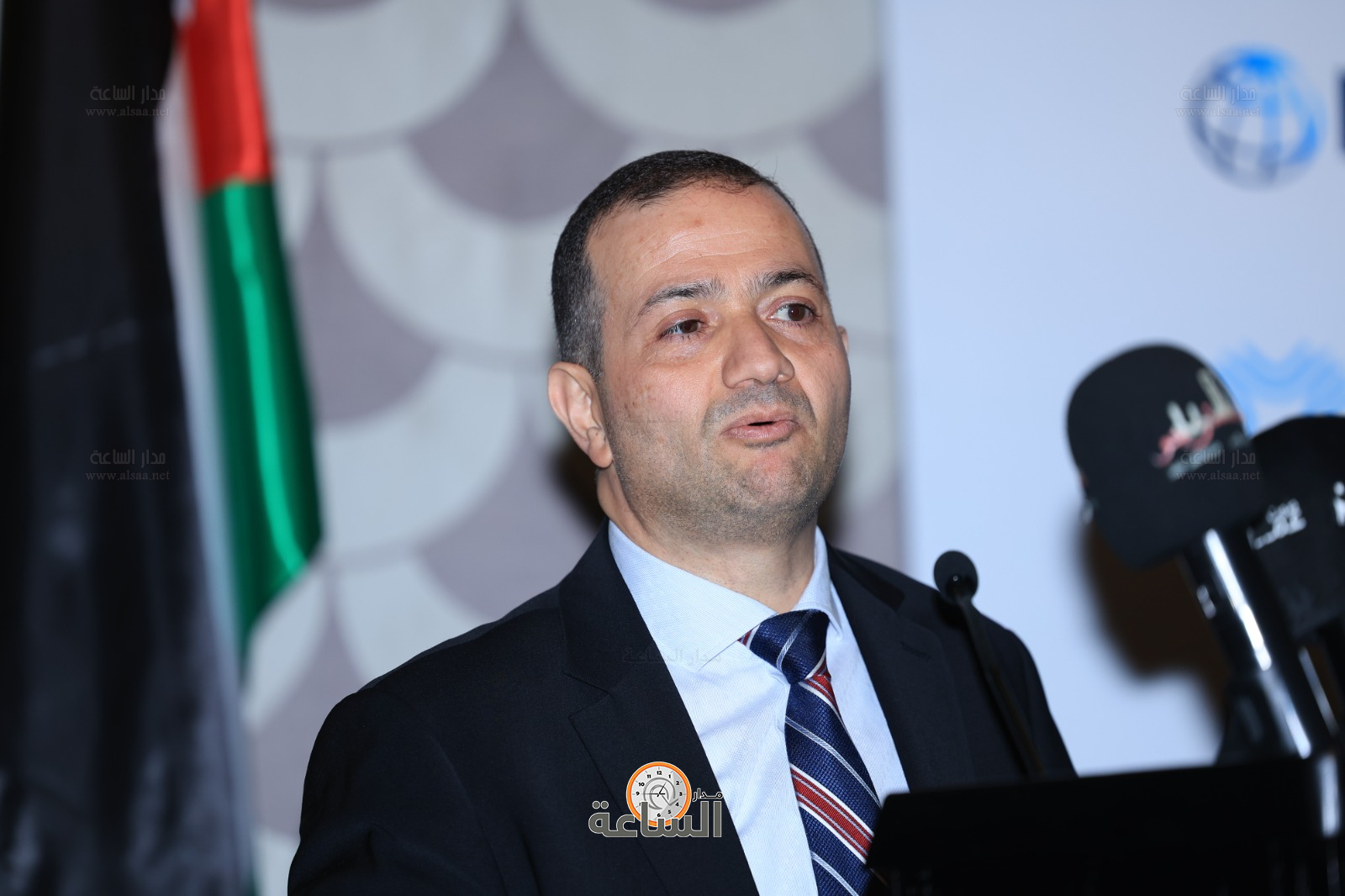 Madar Al-Saa Images 0.512226592455746