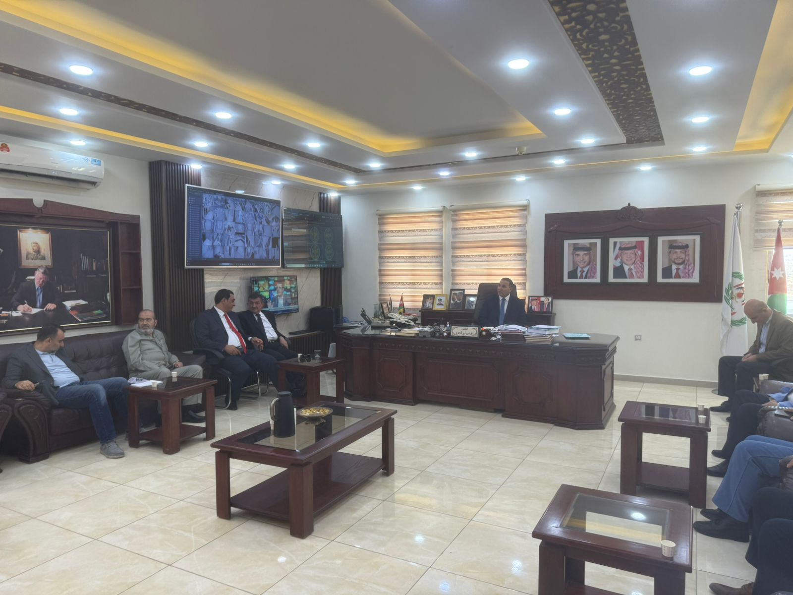 Madar Al-Saa Images 0.92041905629847