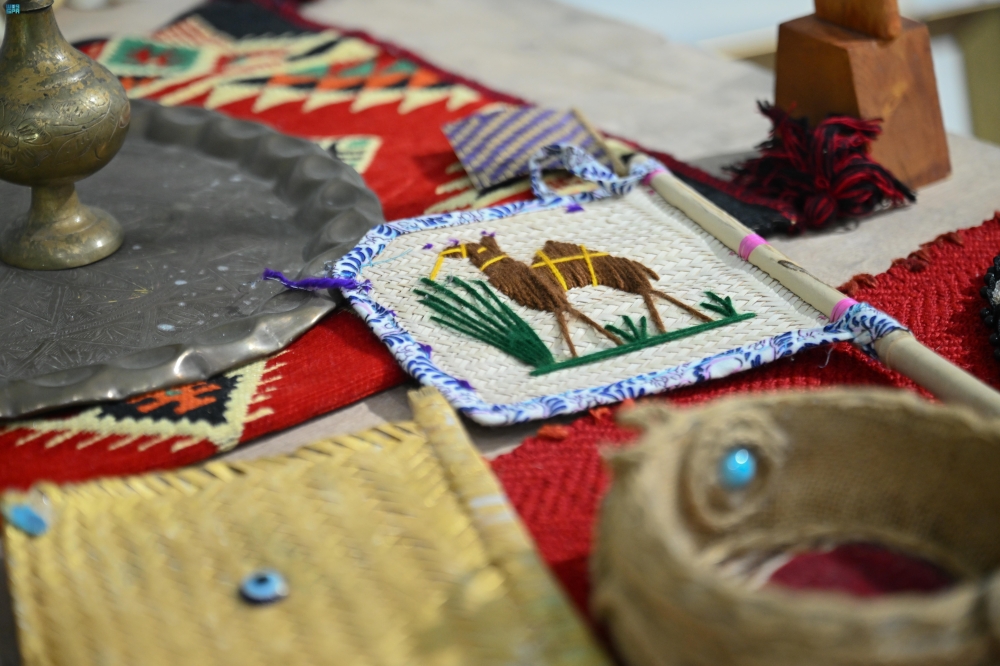 Madar Al-Saa Images 0.15830264063448185