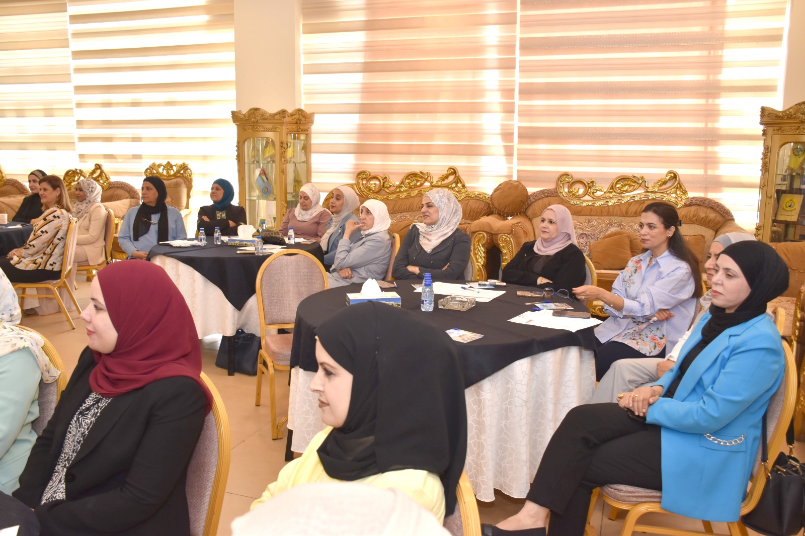 Madar Al-Saa Images 0.4156344625934495