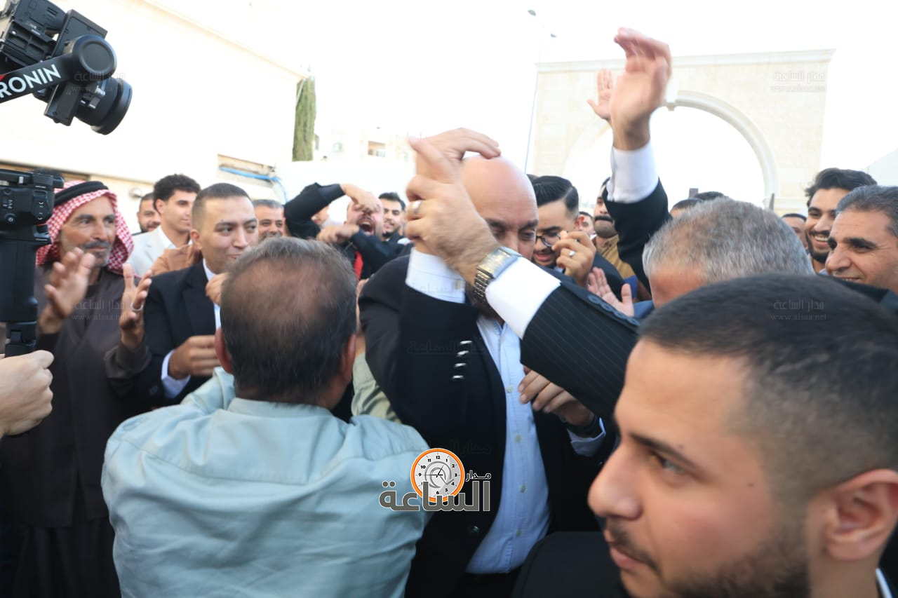 Madar Al-Saa Images 0.5678572546042892