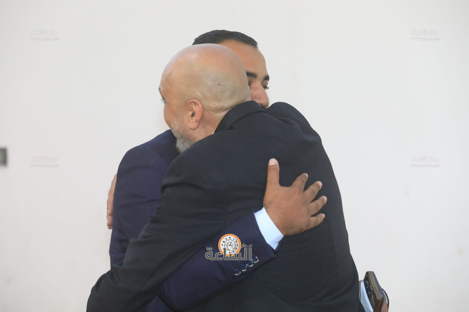 Madar Al-Saa Images 0.4106562580876616