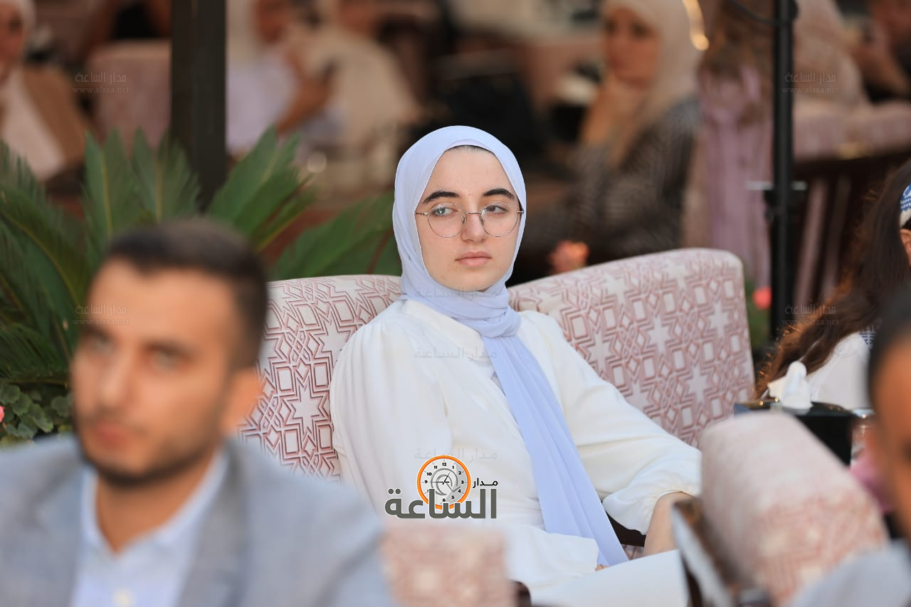 Madar Al-Saa Images 0.8700723187496143