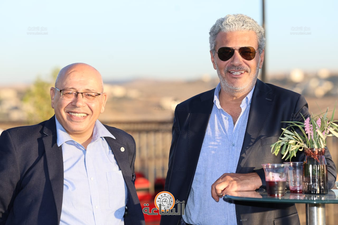 Madar Al-Saa Images 0.41098087755657