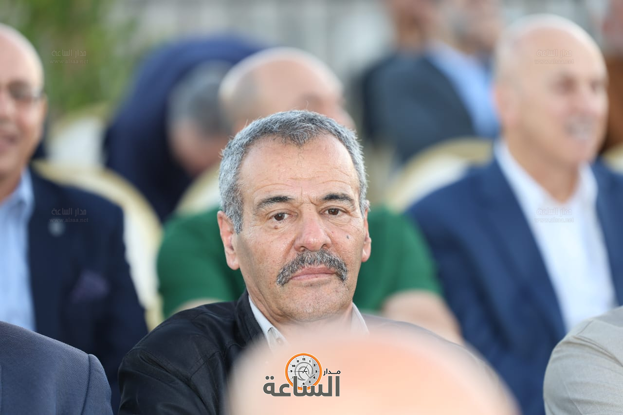 Madar Al-Saa Images 0.9154067745460815