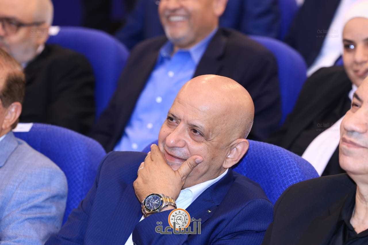 Madar Al-Saa Images 0.686383734815537