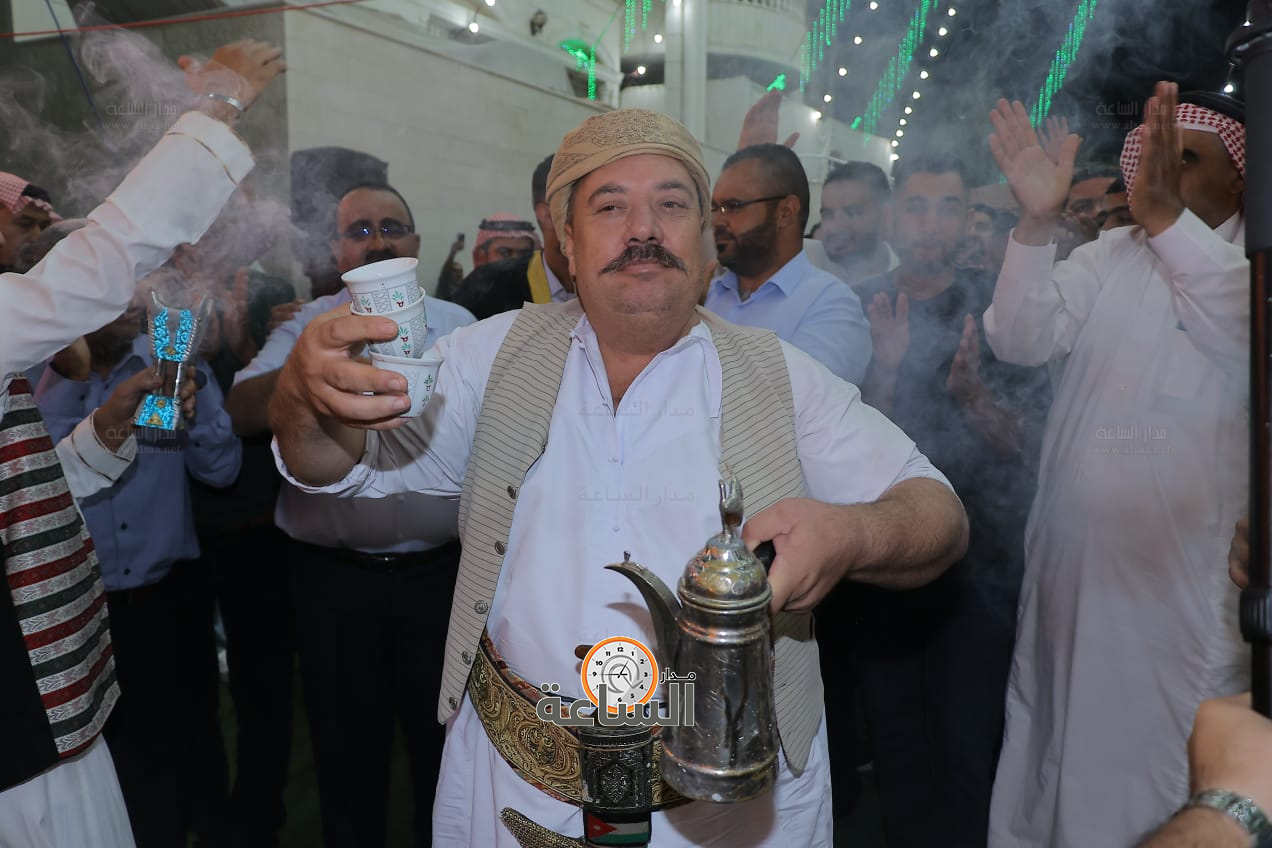 Madar Al-Saa Images 0.4148043449954305