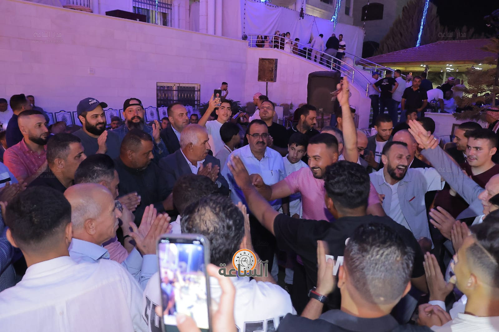 Madar Al-Saa Images 0.4612750068399347