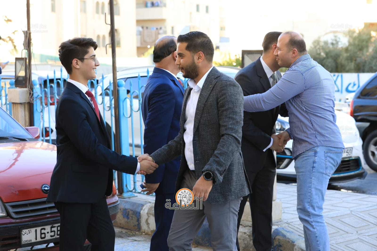 Madar Al-Saa Images 0.4379127187416786