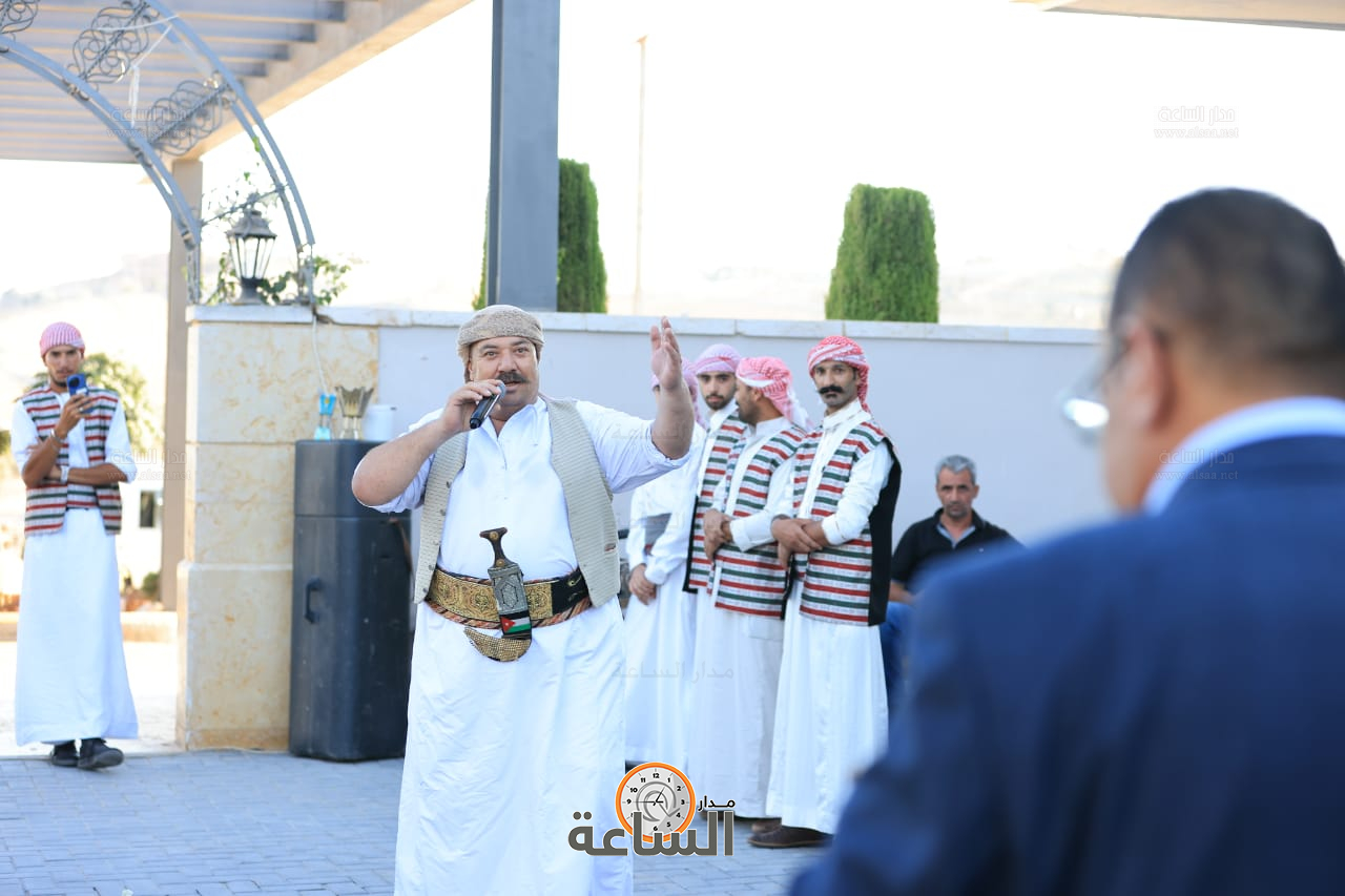 Madar Al-Saa Images 0.7260410879260266